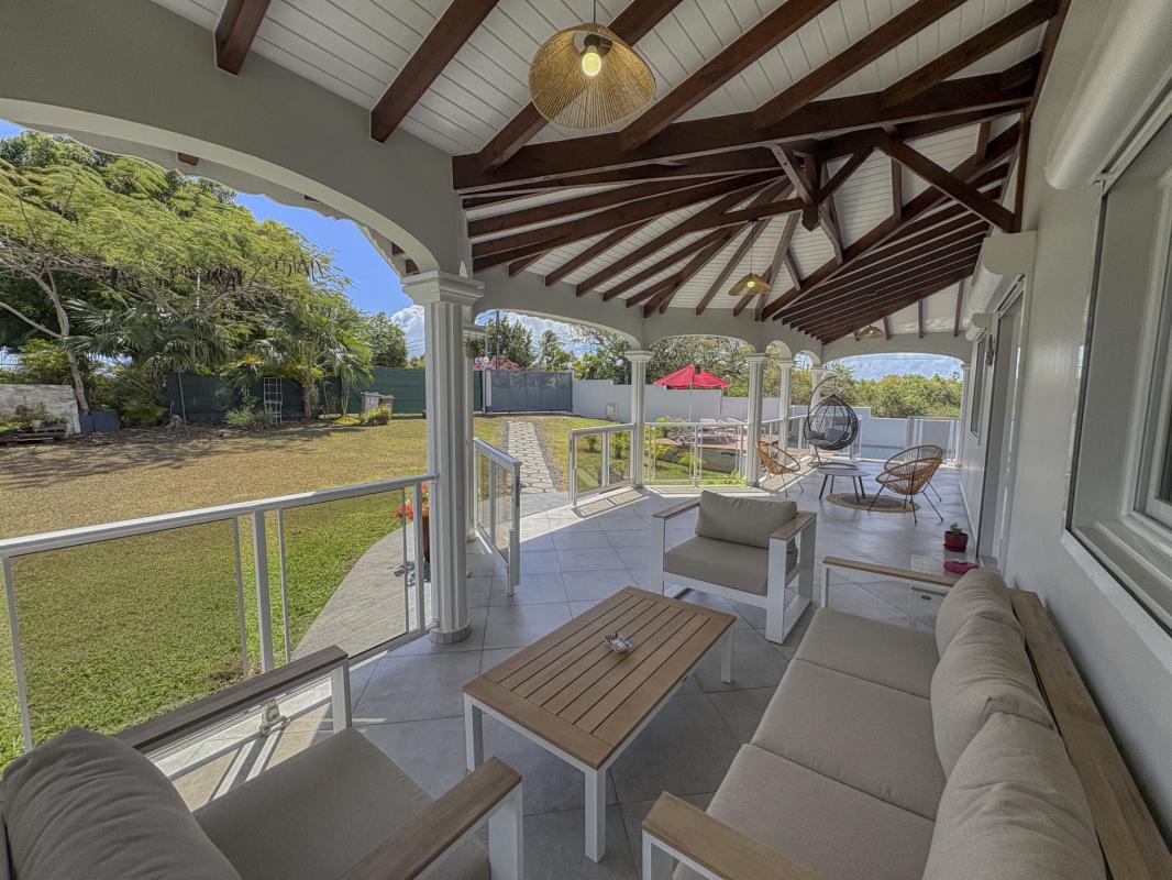 12.Location villa piscine le moule guadeloupe_Terrasse